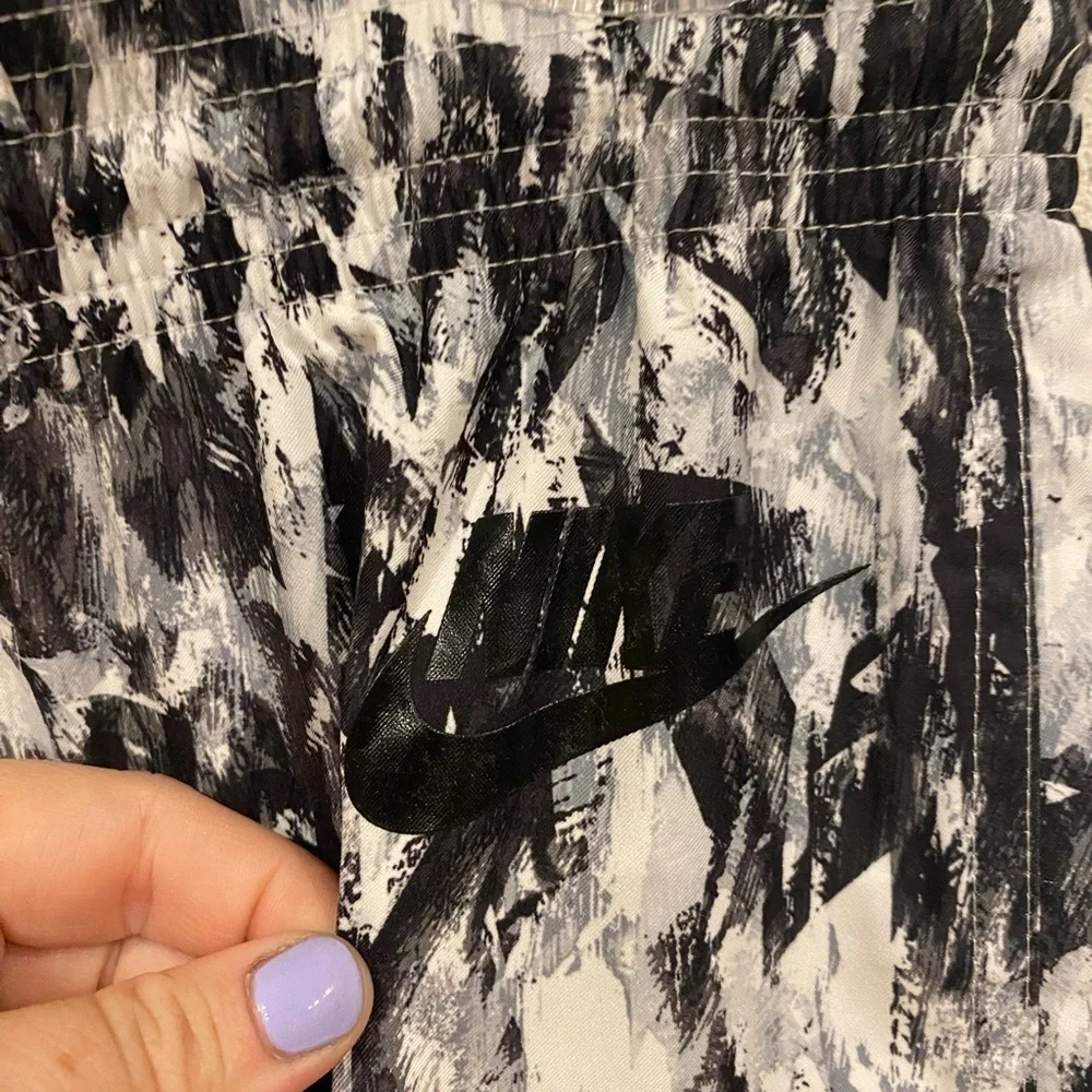 Nike All Over Print Bonded Woven Mish Mash Pants Size Small EUC